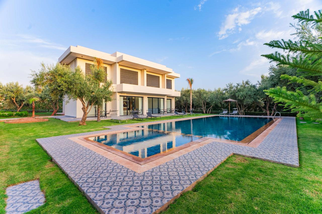Exclusive pool access at VillaZahi